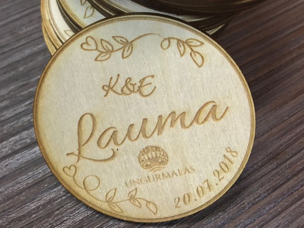 Reklāmas aģentūra Lattims koka-lazergriesana